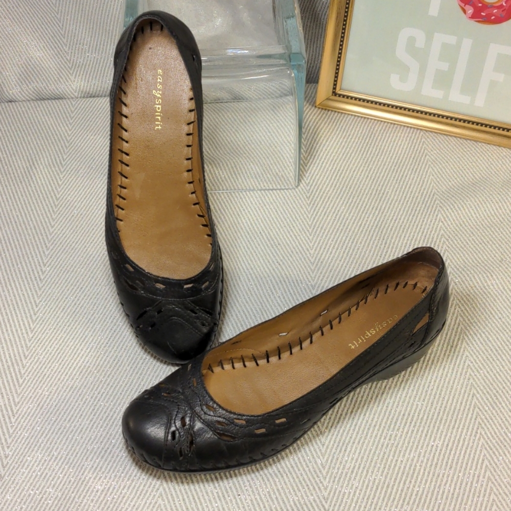 Easy Spirit leather cutout flats